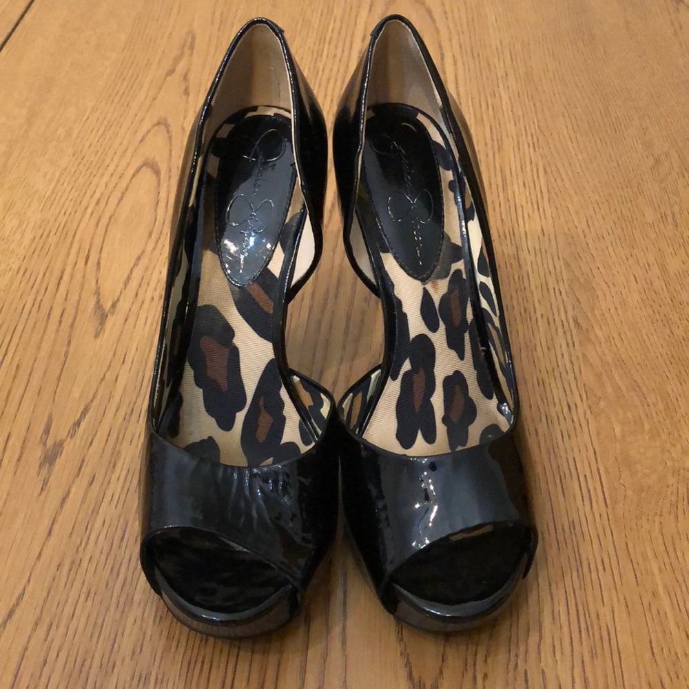 Jessica Simpson Black Pump Heels.